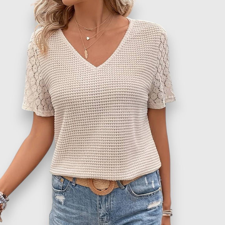 Riley™ | Emanie Romantic Blouse